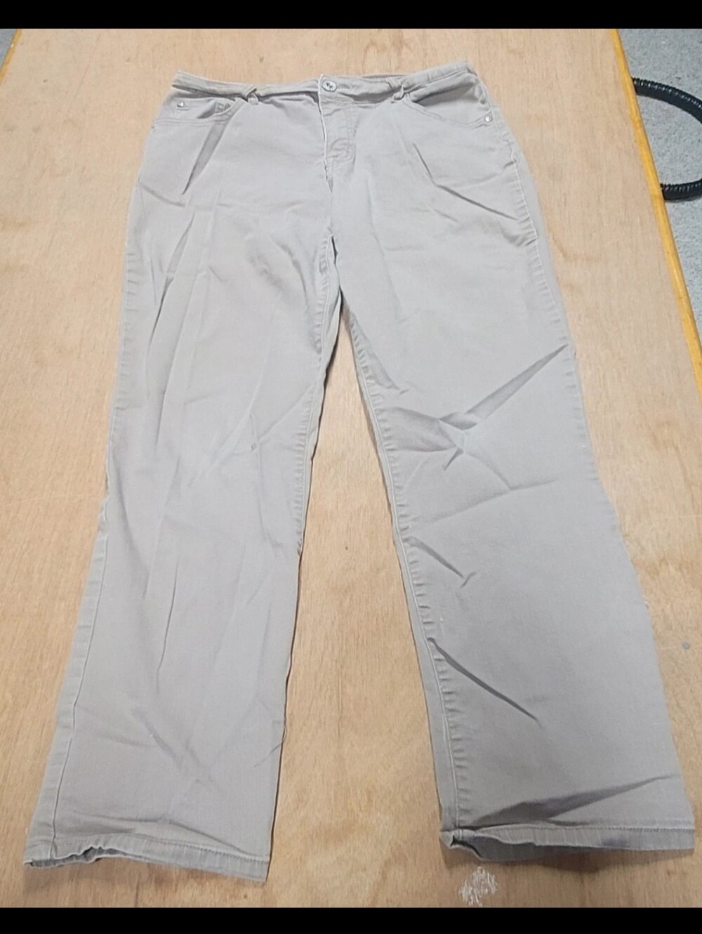 Bandolino Light Gray Wide-Leg Jeans